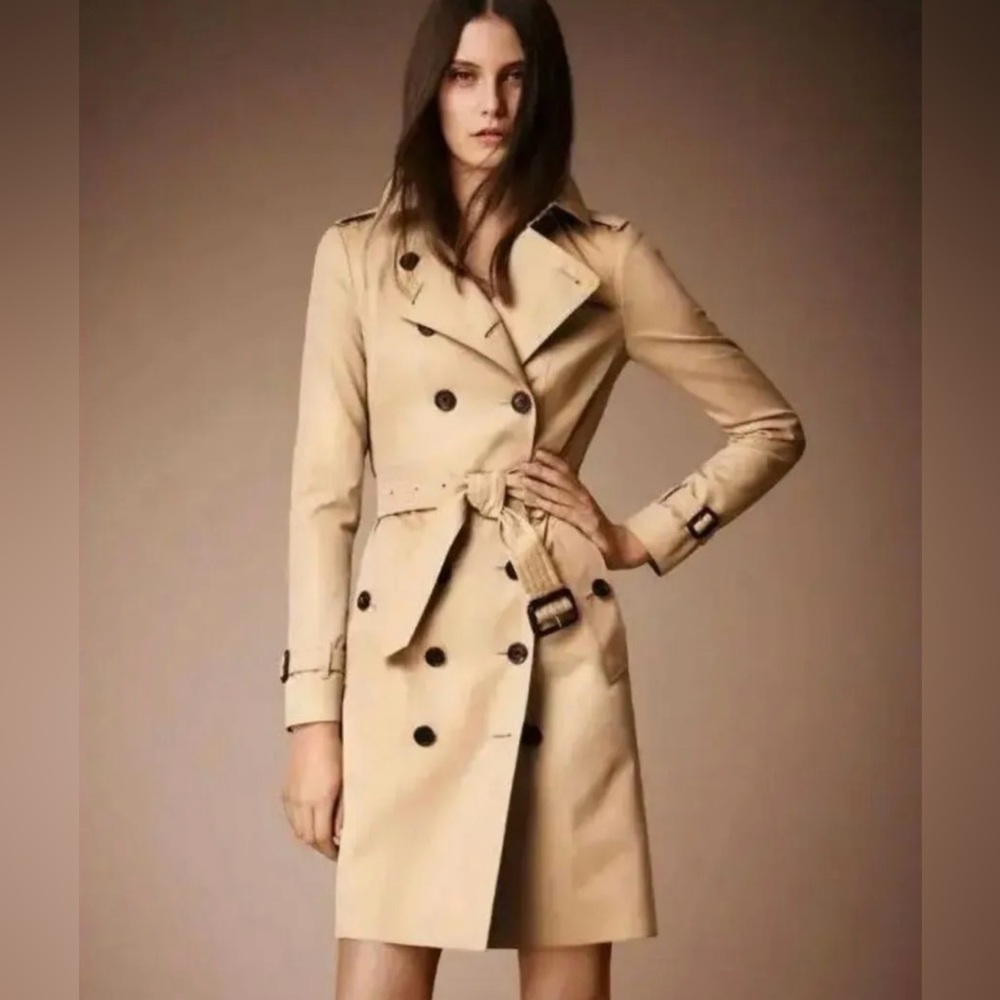 Burberry Sandringham Mid Length Trench Coat in Honey US 4